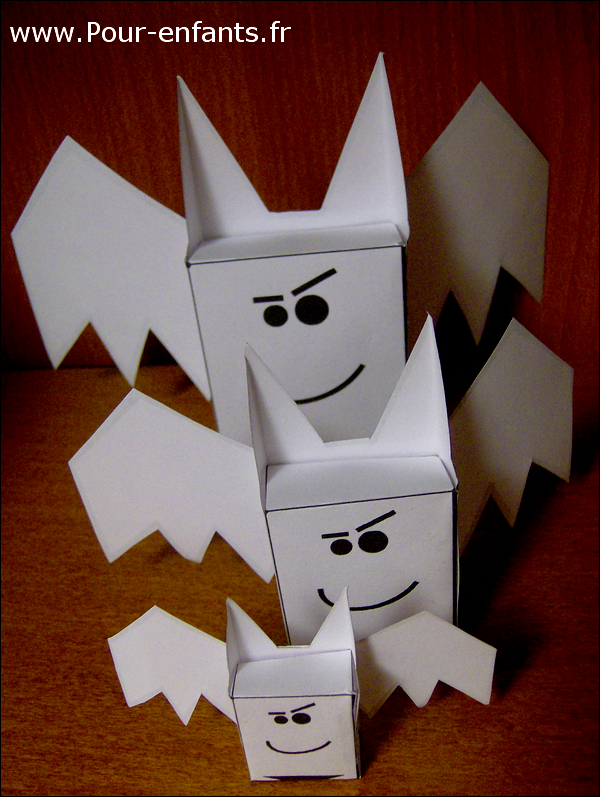 Paper toy Halloween chauve-souris imprimable gratuitement 3 chauves-souris