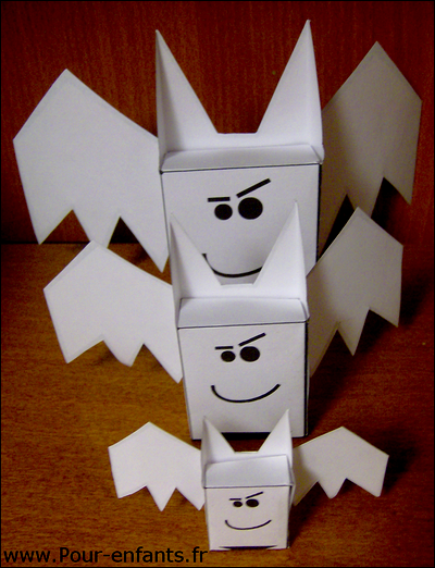Paper toy Halloween chauve-souris à imprimer gratuitement